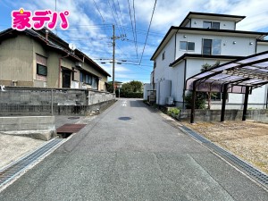 外観 前面道路:北側約4.9m幅