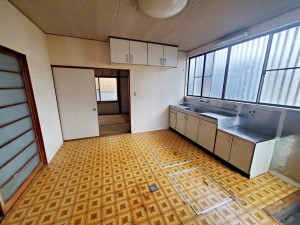 居間 【1階】DK8帖