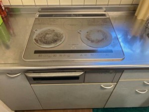 その他画像 【IHクッキングヒーター】 火を使わないので調理中の火の立ち上がりがないため安心して使用できます。天板がフラットで拭き取りやすく、油はねや吹きこぼれの掃除もしやすいです。