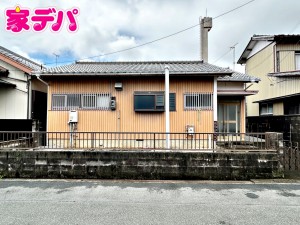 外観 現地や周辺環境もあわせてご確認いただけます。現地ご案内いたします。お気軽にお問い合わせください。実際の陽当たりや前面道路、周辺の環境などもぜひ現地でご確認ください。スタッフが丁寧にご案内いたします。