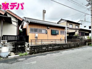 外観 地域に密着した不動産会社として、お客様のニーズに合わせた住まい探しを、経験豊富なスタッフが丁寧にサポートいたします。住まいに関することはお気軽にご相談ください!