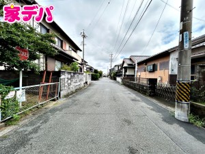 外観 前面道路:北側約6m幅