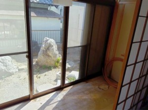 外観 ハーブやお花を植えてガーデニングを楽しんだり、プール遊びやバーベキューを満喫したりと、使い方は自由自在。陽当たりの良い南庭で、ご家族やご友人との楽しい時間を過ごせるのも魅力です。