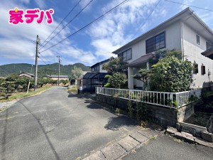 外観 ゆとりある敷地約116坪!複数台の駐車スペースやお庭の確保も可能です。