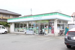 周辺 ファミリーマート豊橋草間町店(420m)