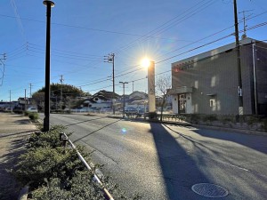 外観 前面道路:西側約20m幅