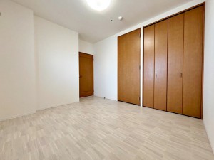 子供部屋 【洋室6.1帖】 お子様にとっての初めての「自分の部屋」。学習机やベッドの配置もラクラクです。