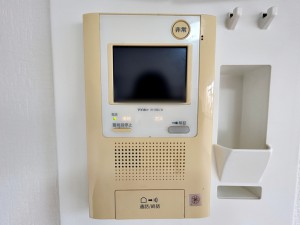 その他画像 【TVモニター付きインターホン】 防犯性に優れた安心のシステム。訪問者が一目でわかります。