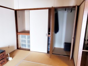 その他画像 和室には押入があり、座布団やお布団などの奥行のある物の収納などに大活躍!