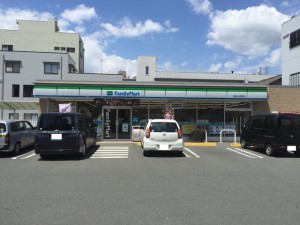 周辺 ファミリーマート豊橋上伝馬町店(190m)
