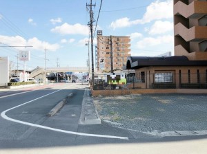 外観 前面道路